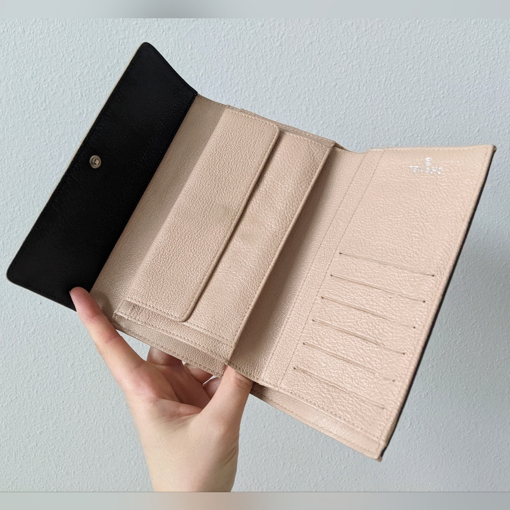 Chanel Wallet - Picture 5 of 15